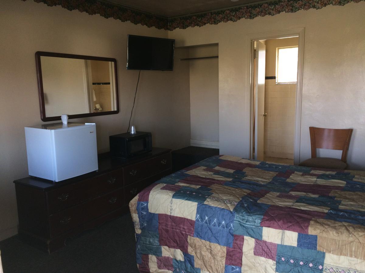 Travelers Motel Lisbon エクステリア 写真